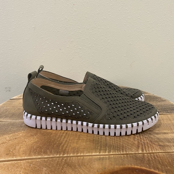 Ilse Jacobsen Shoes - Ilse Jacobsen Tulip Deep Olive Slip On Shoes size 40 (10)